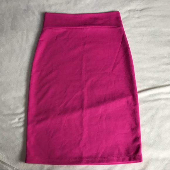 Event Pencil Skirt Women’s Size XS Color Pink Pull On knee length Pre owned - Picture 8 of 11